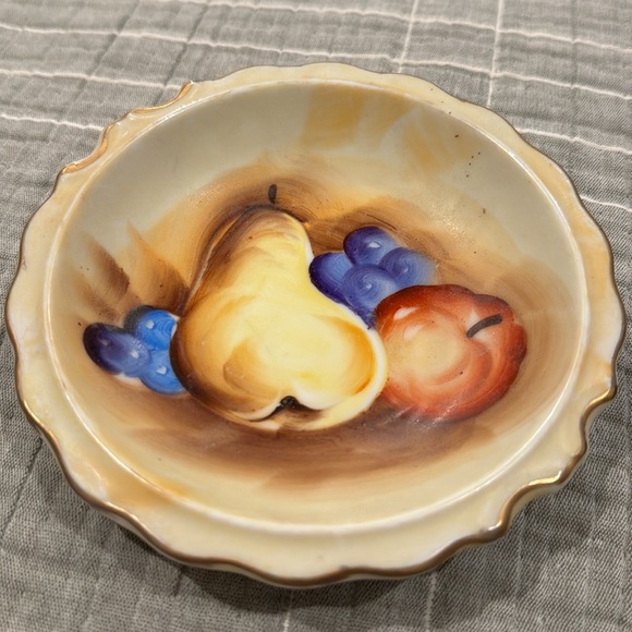 Vintage Enesco banana apple grapes small pitcher and bowl set with gold trim. - Picture 3 of 4